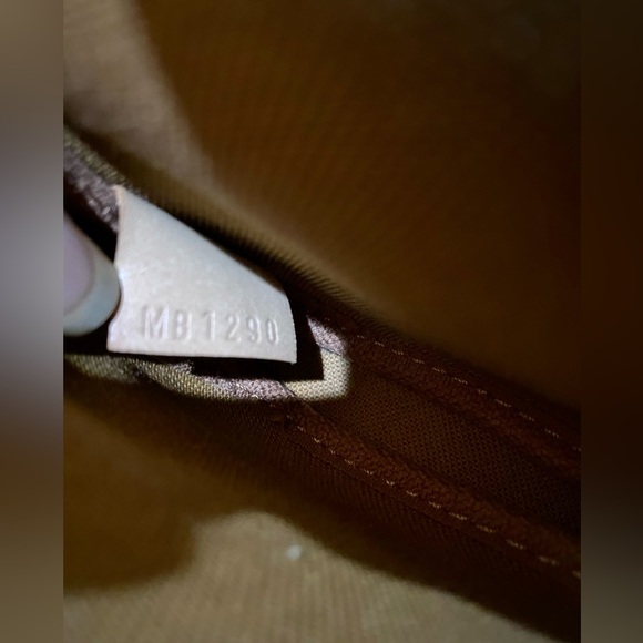 ❌SOLD❌ Authentic Like New Louis Vuitton Multi Pochette Accessories Army Green - Picture 16 of 16